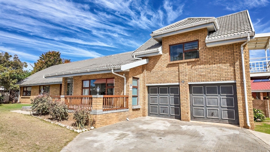 4 Bedroom Property for Sale in Hartenbos Central Western Cape